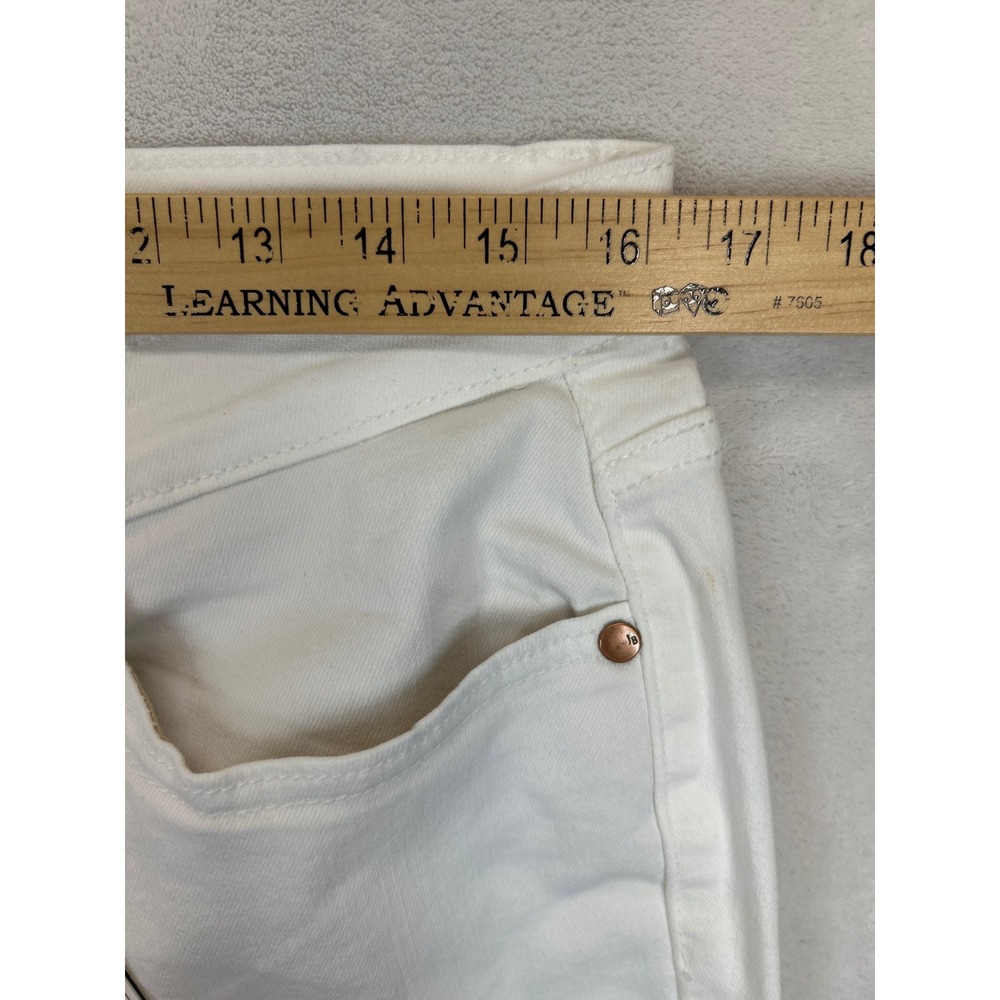 Judy Blue White Capris with Copper Rivet Detail - Picture 6 of 9